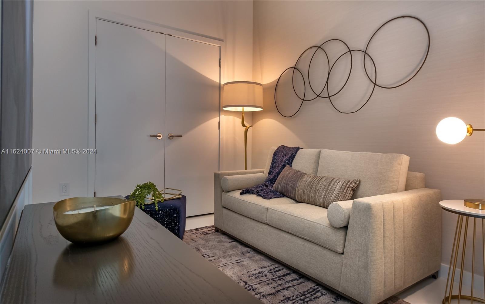 PARAMOUNT MIAMI WORLDCENT - Residential Lease