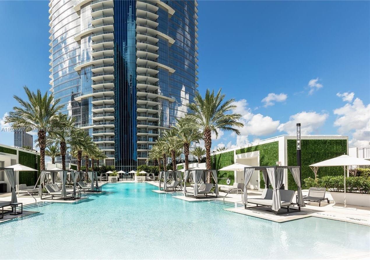 PARAMOUNT MIAMI WORLDCENT - Residential Lease