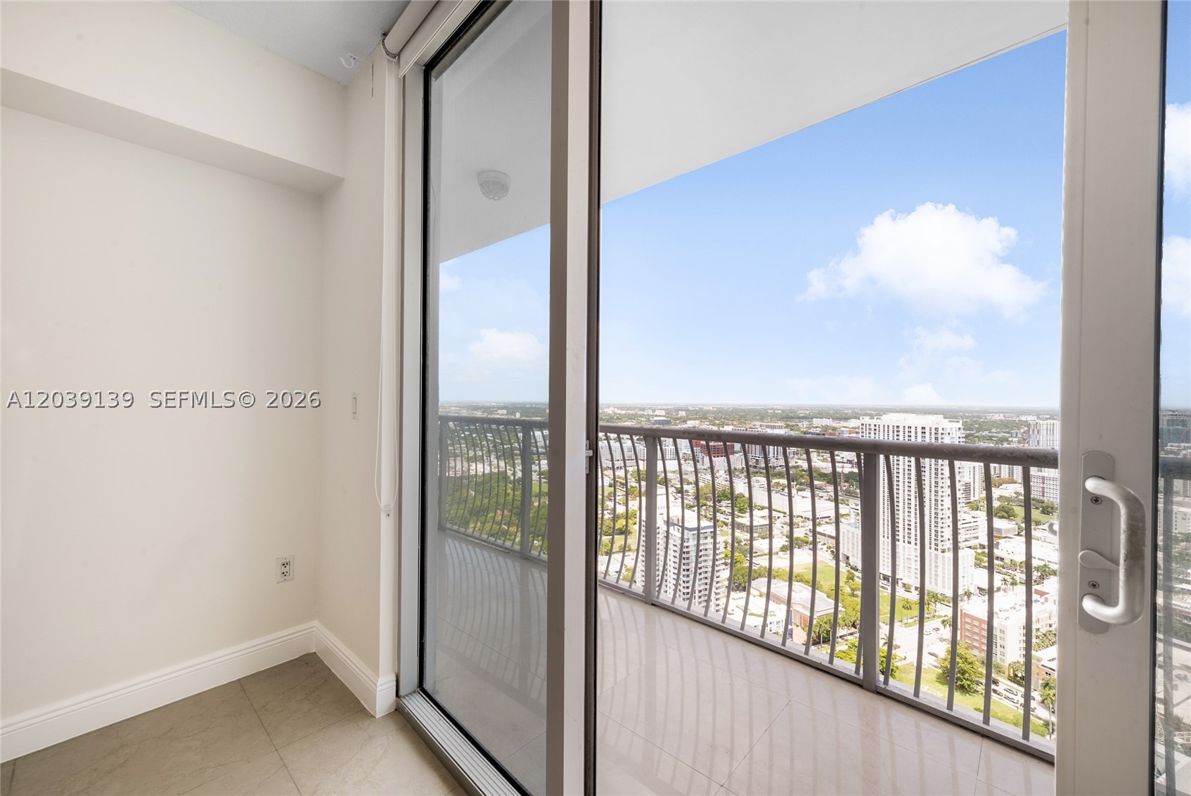 OPERA TOWER CONDO - Residential