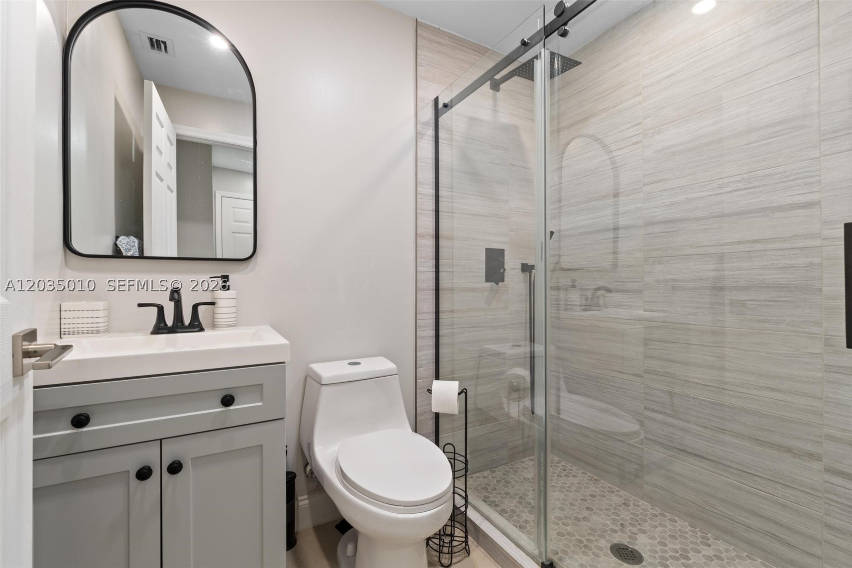 SILVER LAKES PHASE III RE - Residential Lease