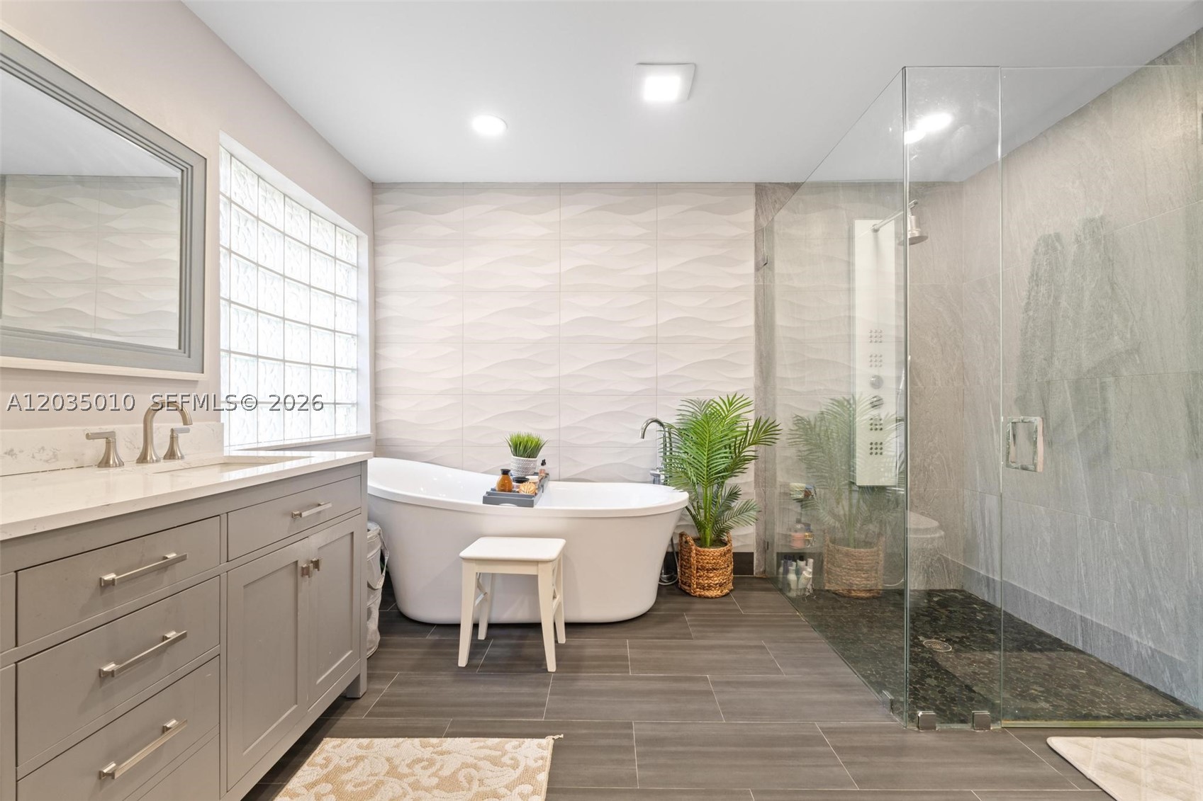 SILVER LAKES PHASE III RE - Residential Lease