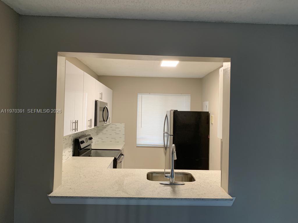 Lakeshore At University P - Residential