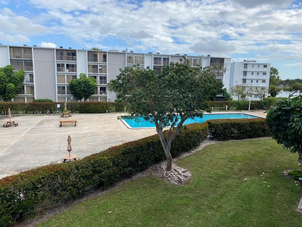 Lakeshore At University P - Residential