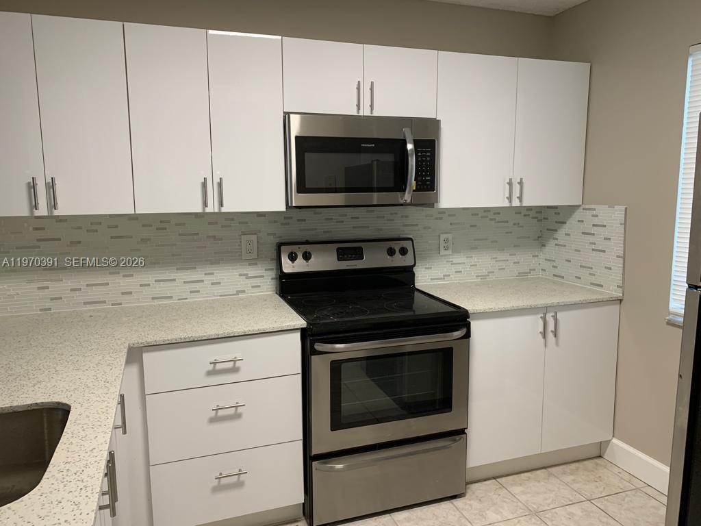 Lakeshore At University P - Residential