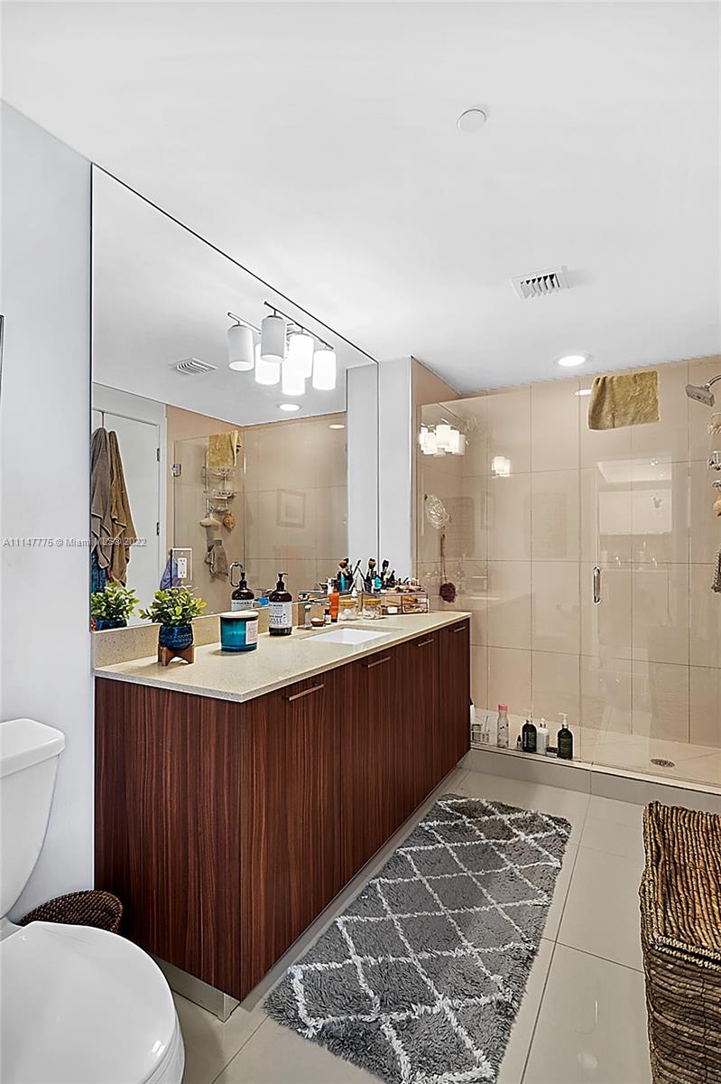 5300 PASEO CONDO - Residential
