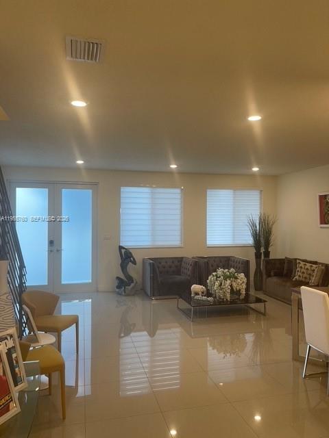 LANDMARK AT DORAL CENTRAL - Residential