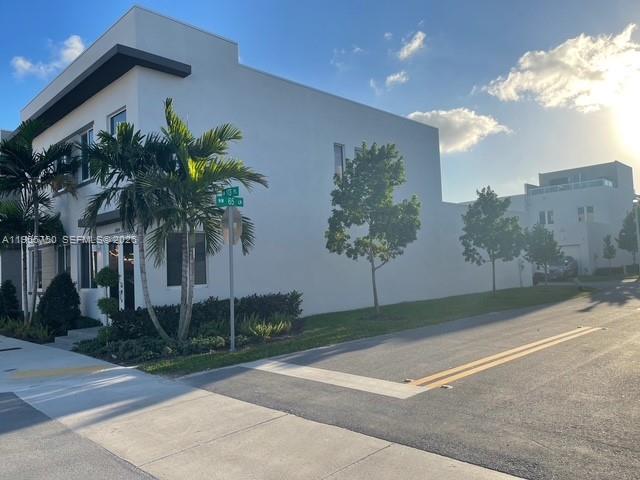 LANDMARK AT DORAL CENTRAL - Residential
