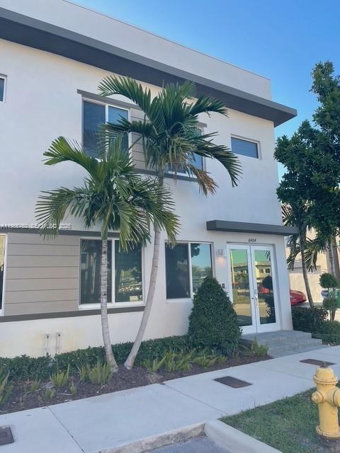LANDMARK AT DORAL CENTRAL - Residential