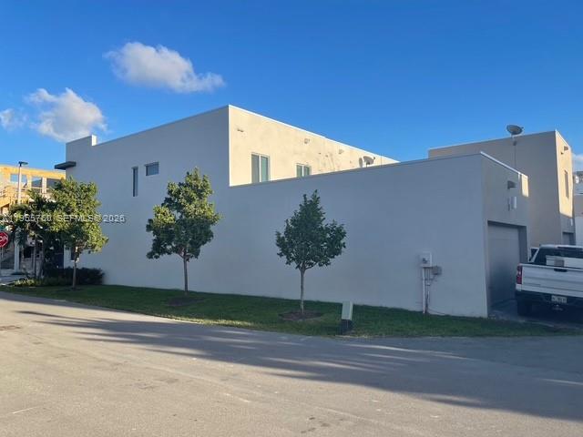 LANDMARK AT DORAL CENTRAL - Residential