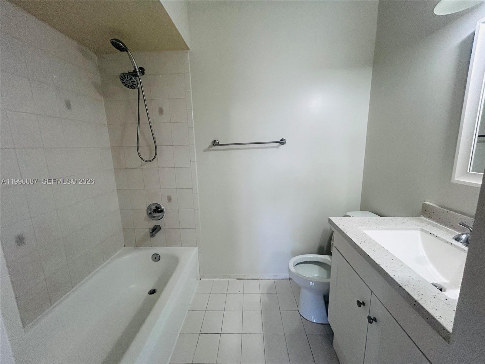 LES JARDINS CONDO - Residential Lease