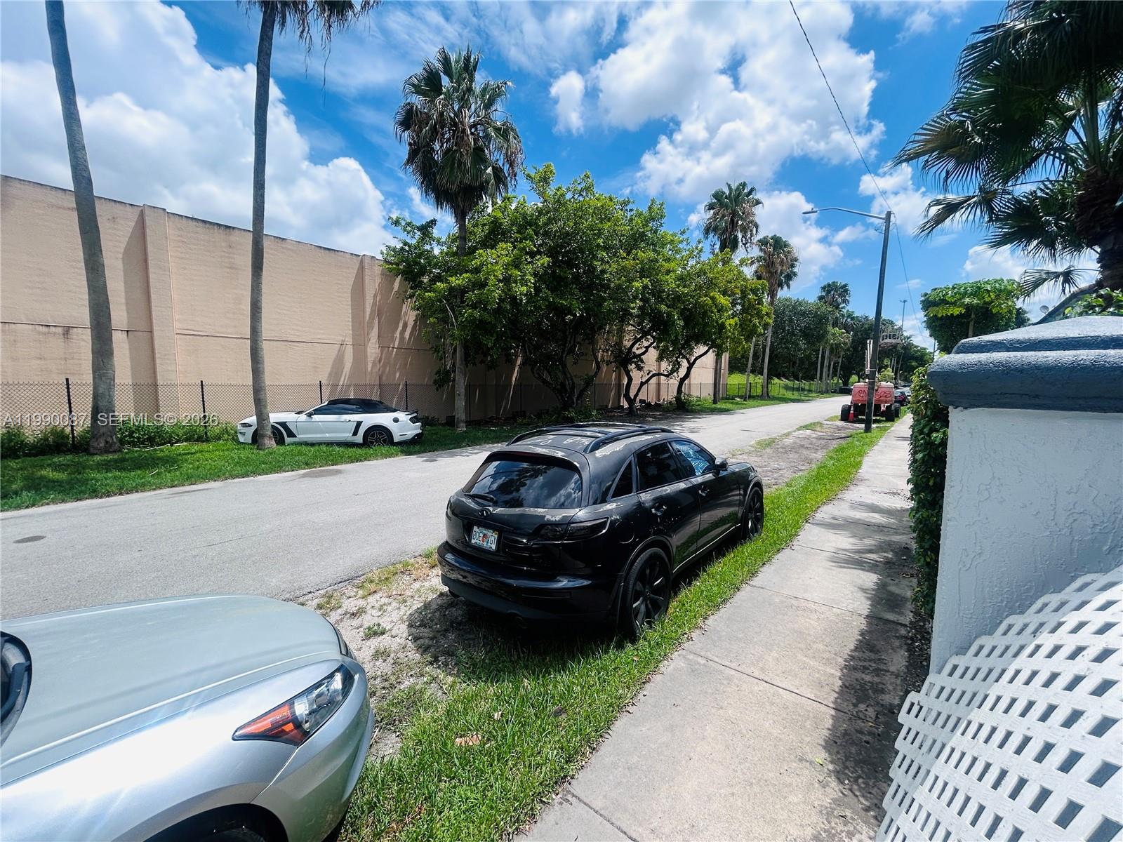 LES JARDINS CONDO - Residential Lease
