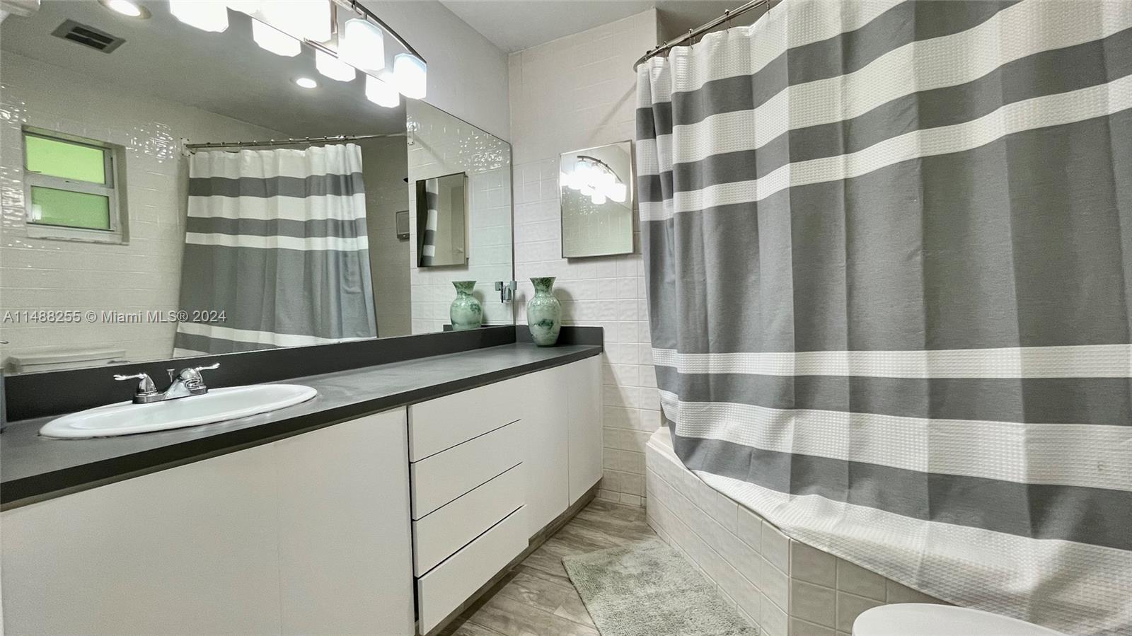 ROYAL PALM HARBOR 2ND ADD - Residential Lease