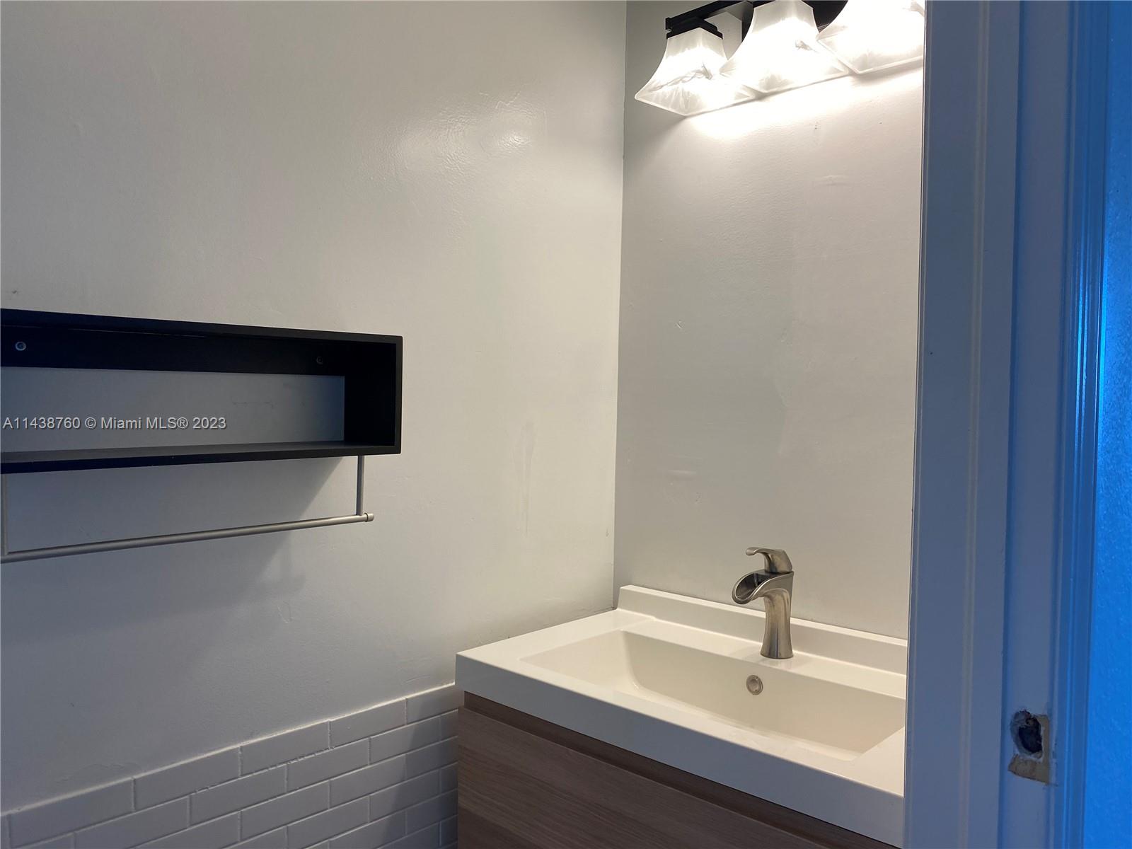 VILLAS AT CARMEL CONDO NO - Residential Lease