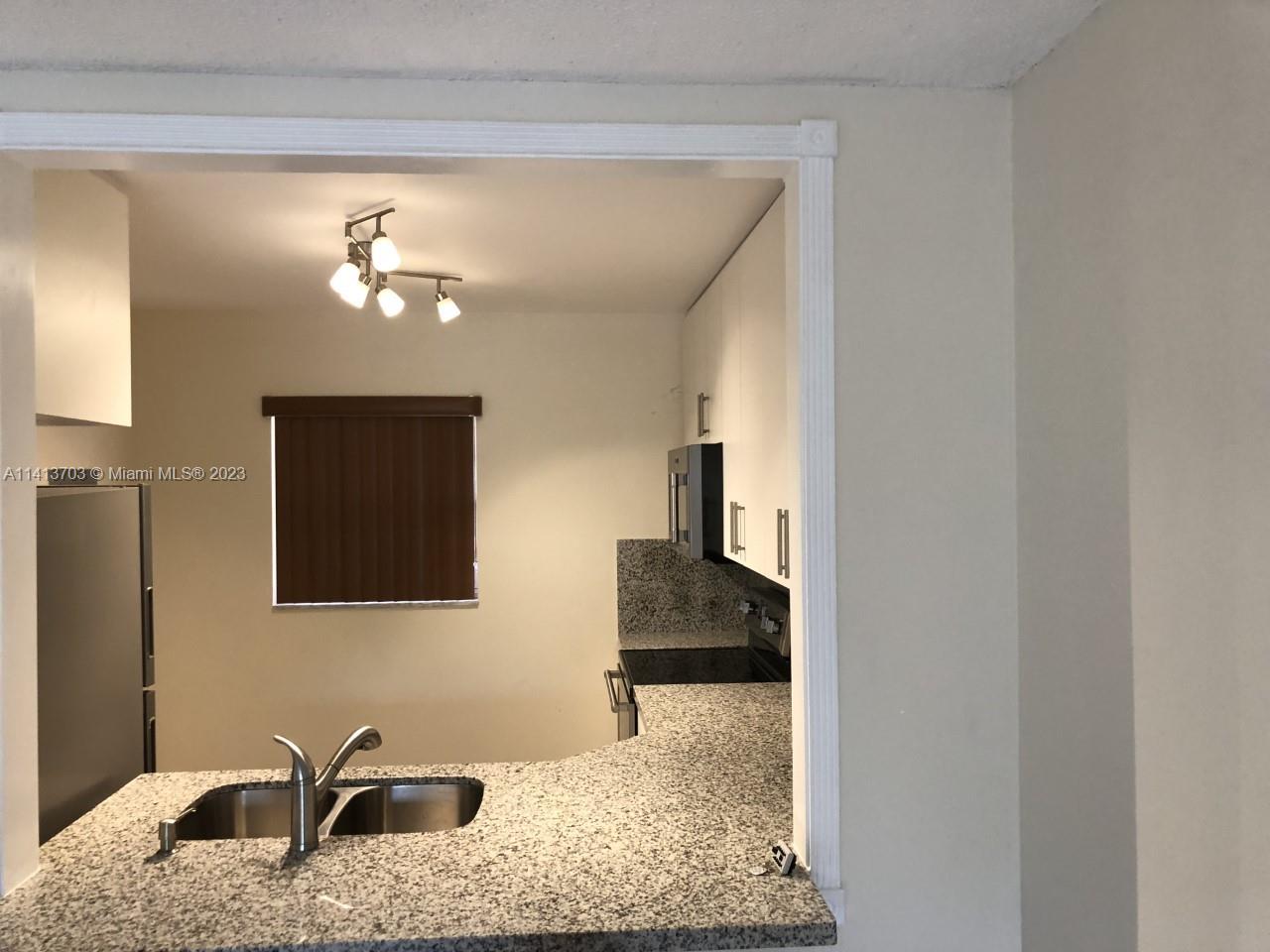 VILLAGE OF KINGS CREEK CO - Residential Lease