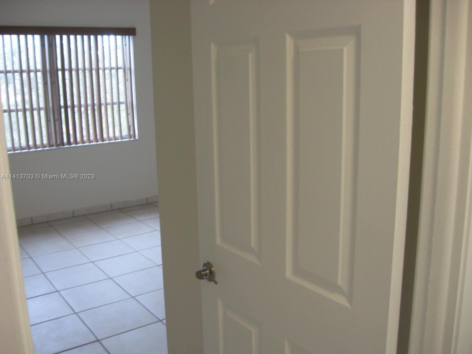 VILLAGE OF KINGS CREEK CO - Residential Lease