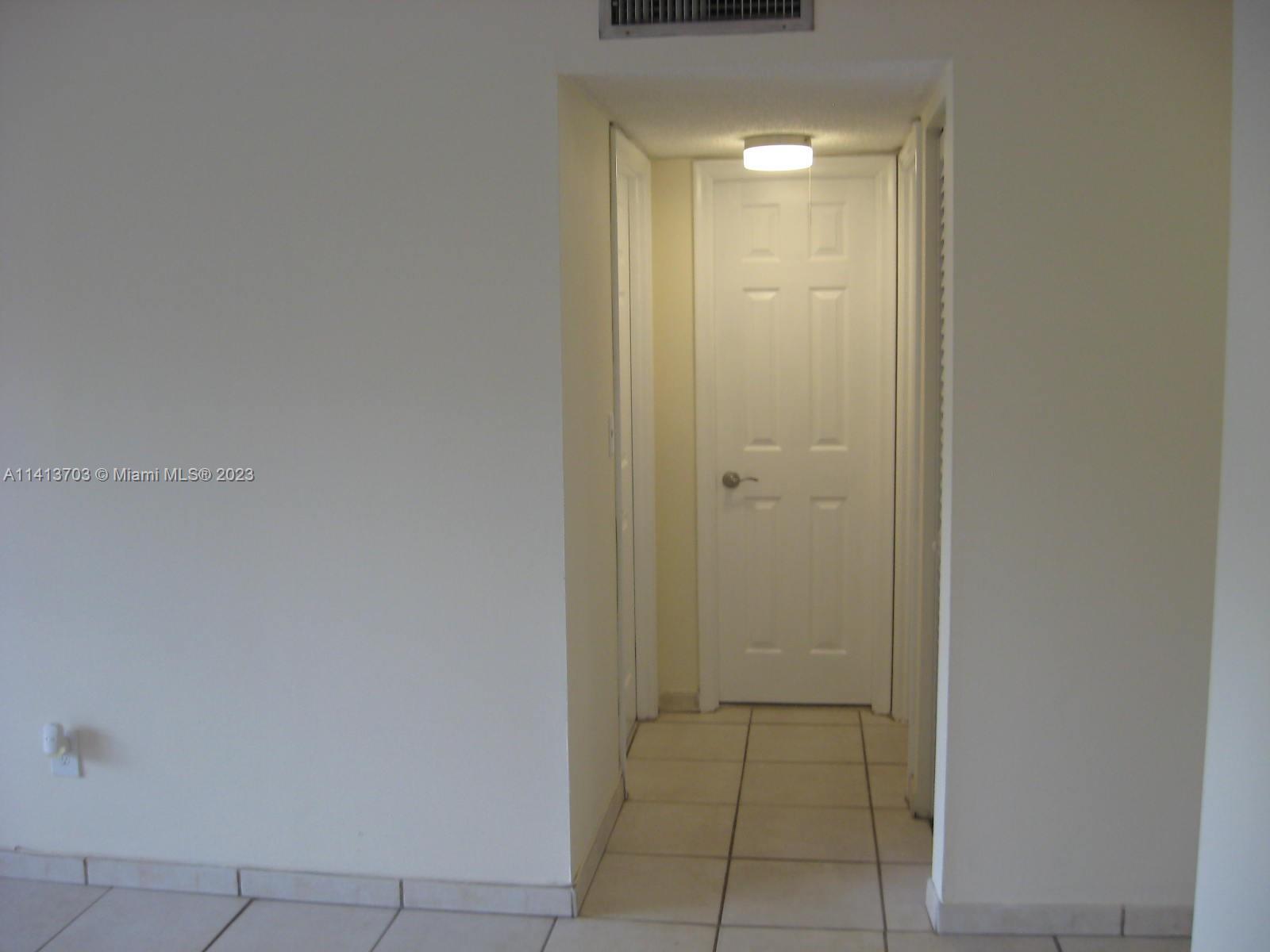 VILLAGE OF KINGS CREEK CO - Residential Lease
