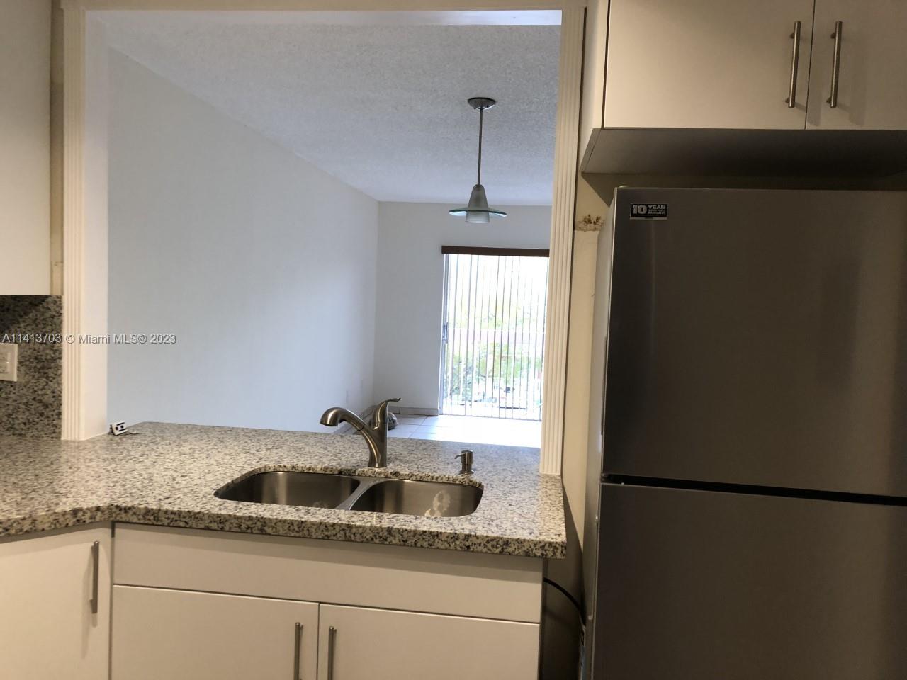 VILLAGE OF KINGS CREEK CO - Residential Lease
