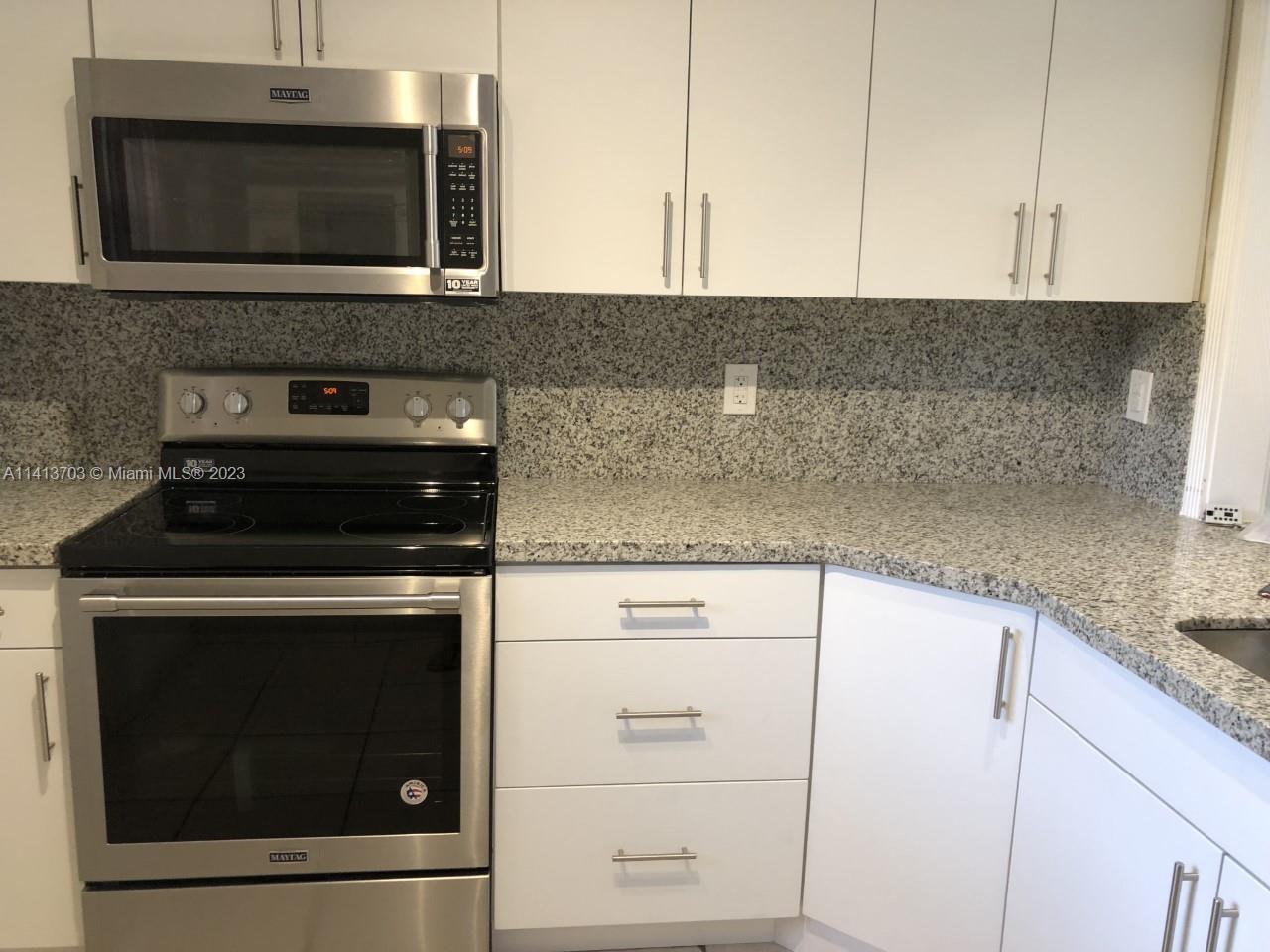 VILLAGE OF KINGS CREEK CO - Residential Lease