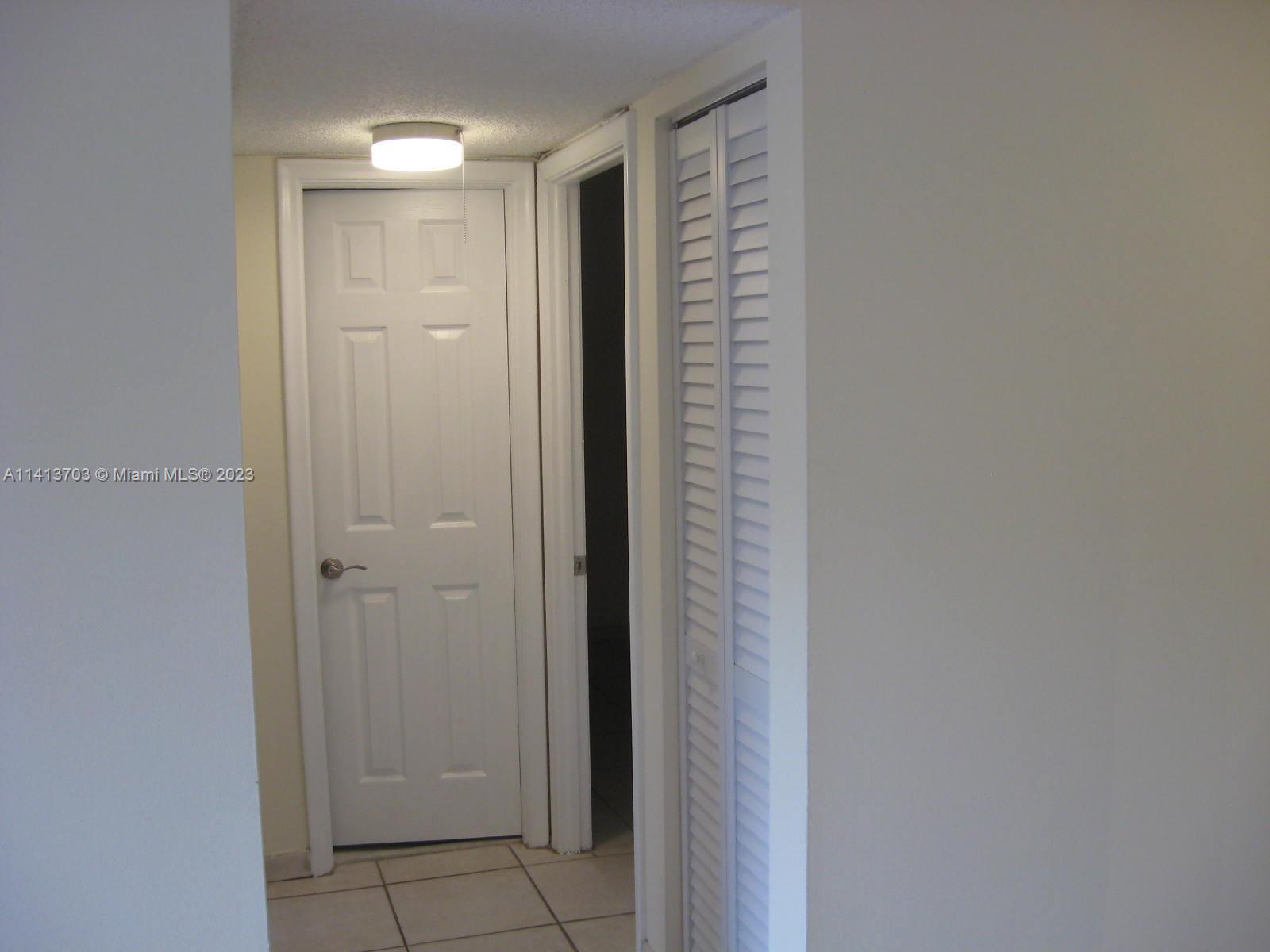 VILLAGE OF KINGS CREEK CO - Residential Lease