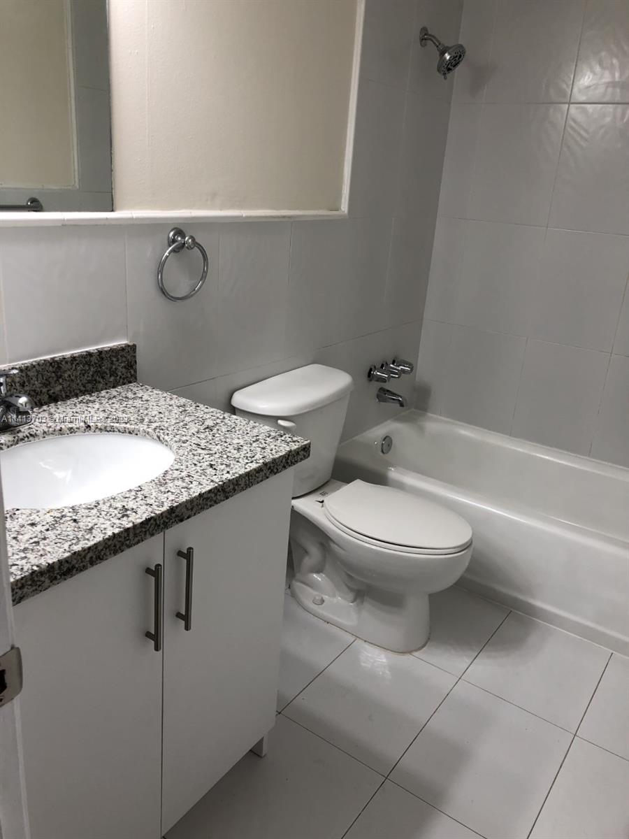 VILLAGE OF KINGS CREEK CO - Residential Lease