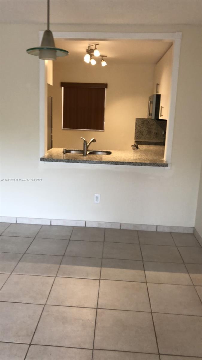 VILLAGE OF KINGS CREEK CO - Residential Lease