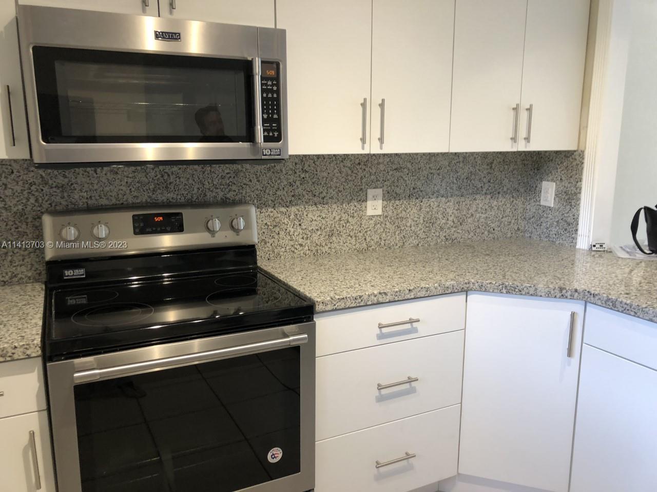 VILLAGE OF KINGS CREEK CO - Residential Lease