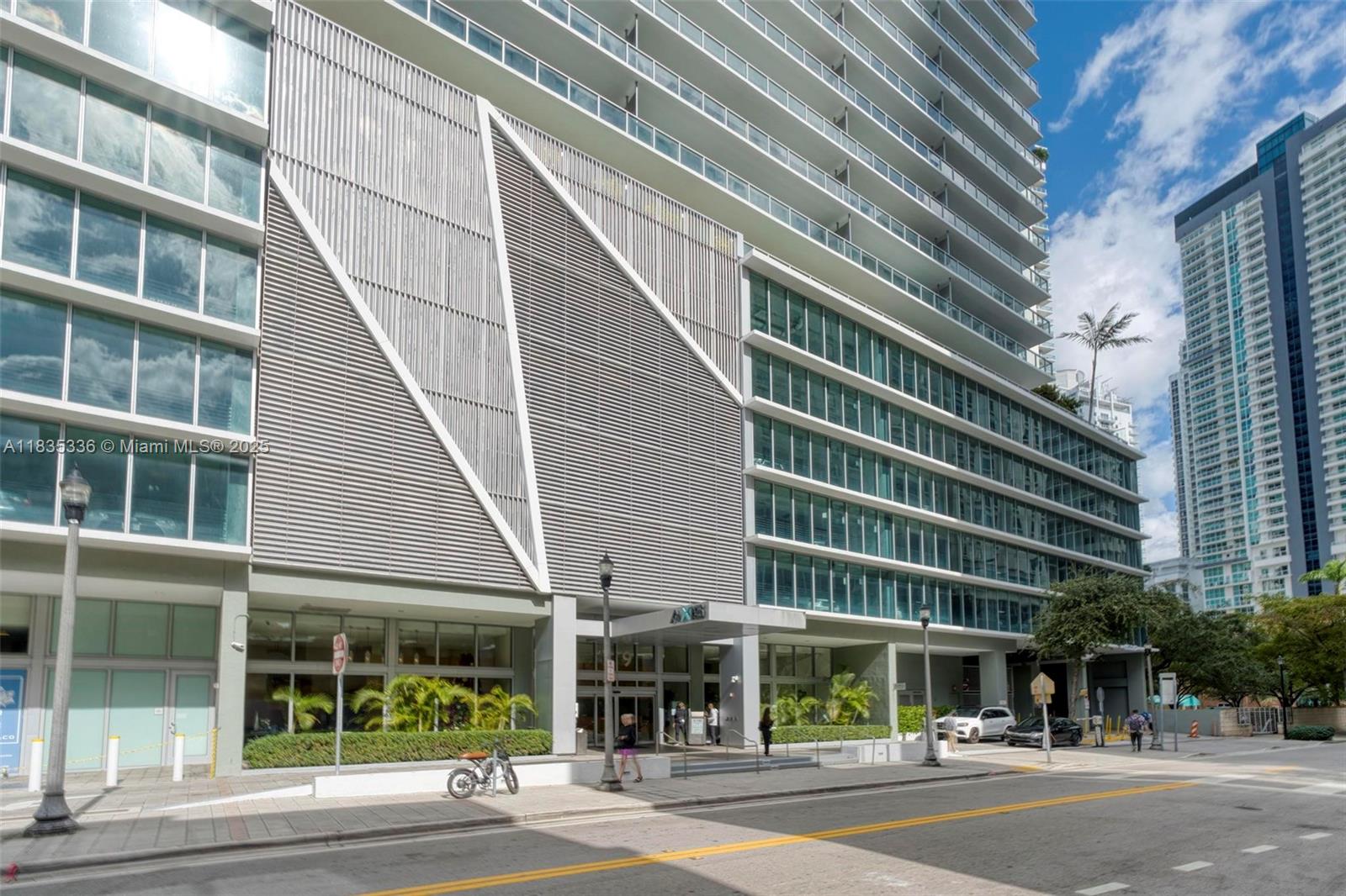 THE AXIS ON BRICKELL COND - Residential Lease