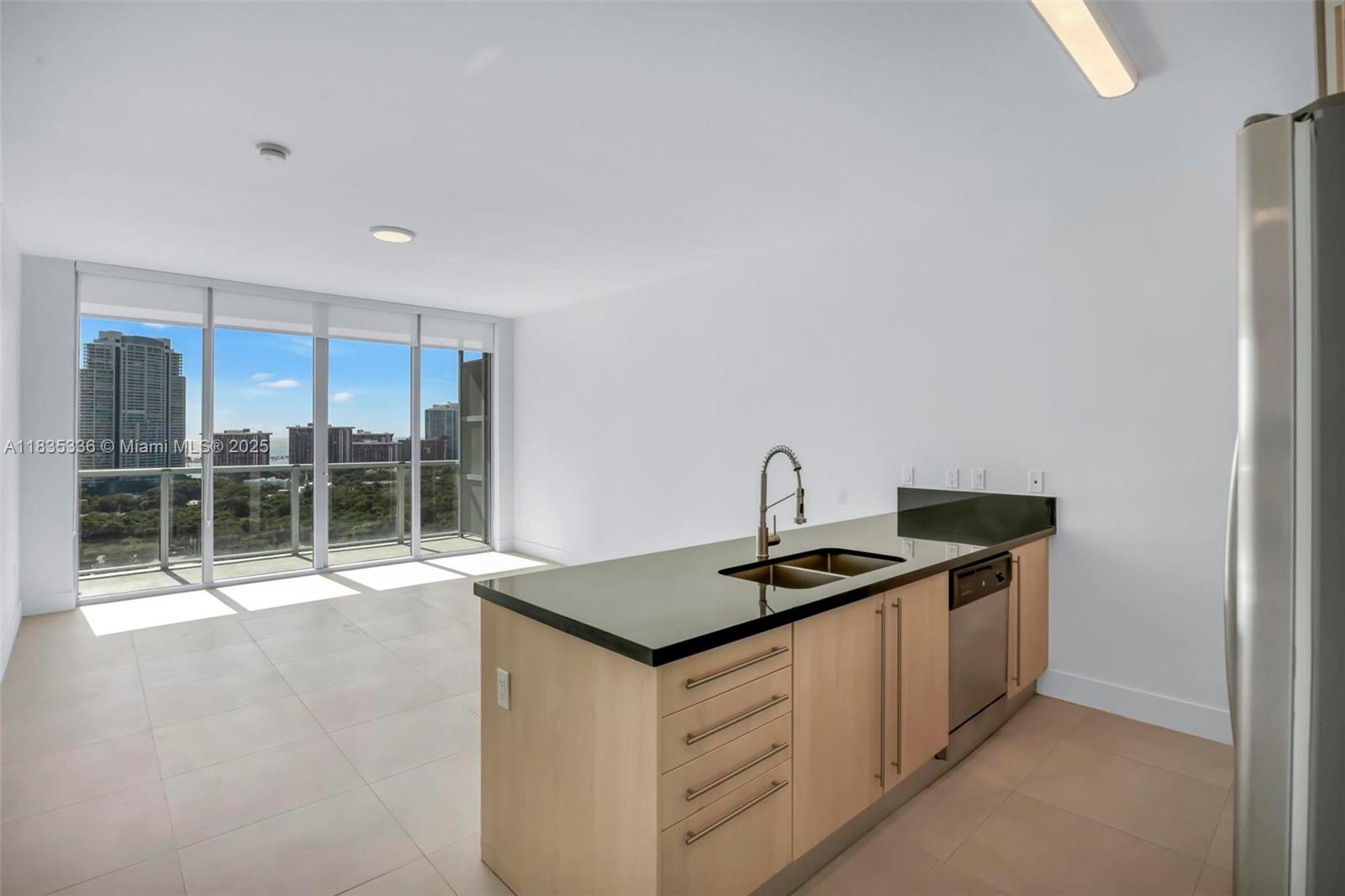 THE AXIS ON BRICKELL COND - Residential Lease