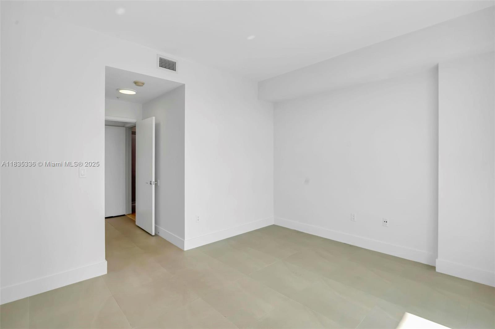 THE AXIS ON BRICKELL COND - Residential Lease