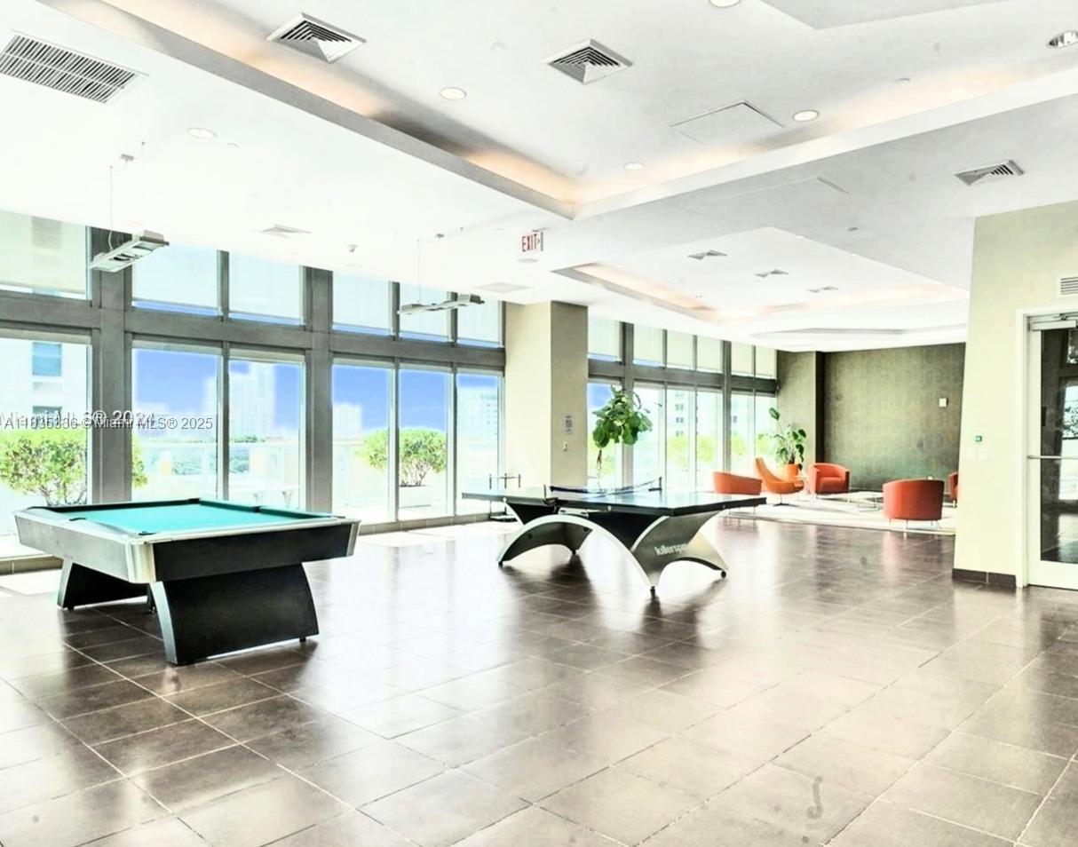 THE AXIS ON BRICKELL COND - Residential Lease