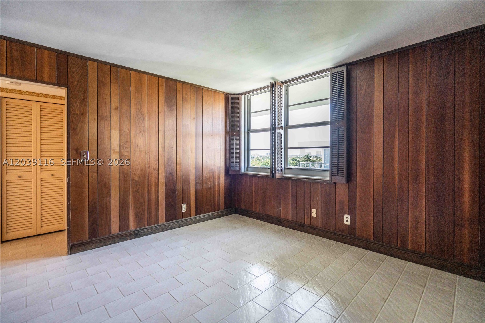 ST REGIS APTS CONDO - Residential Lease