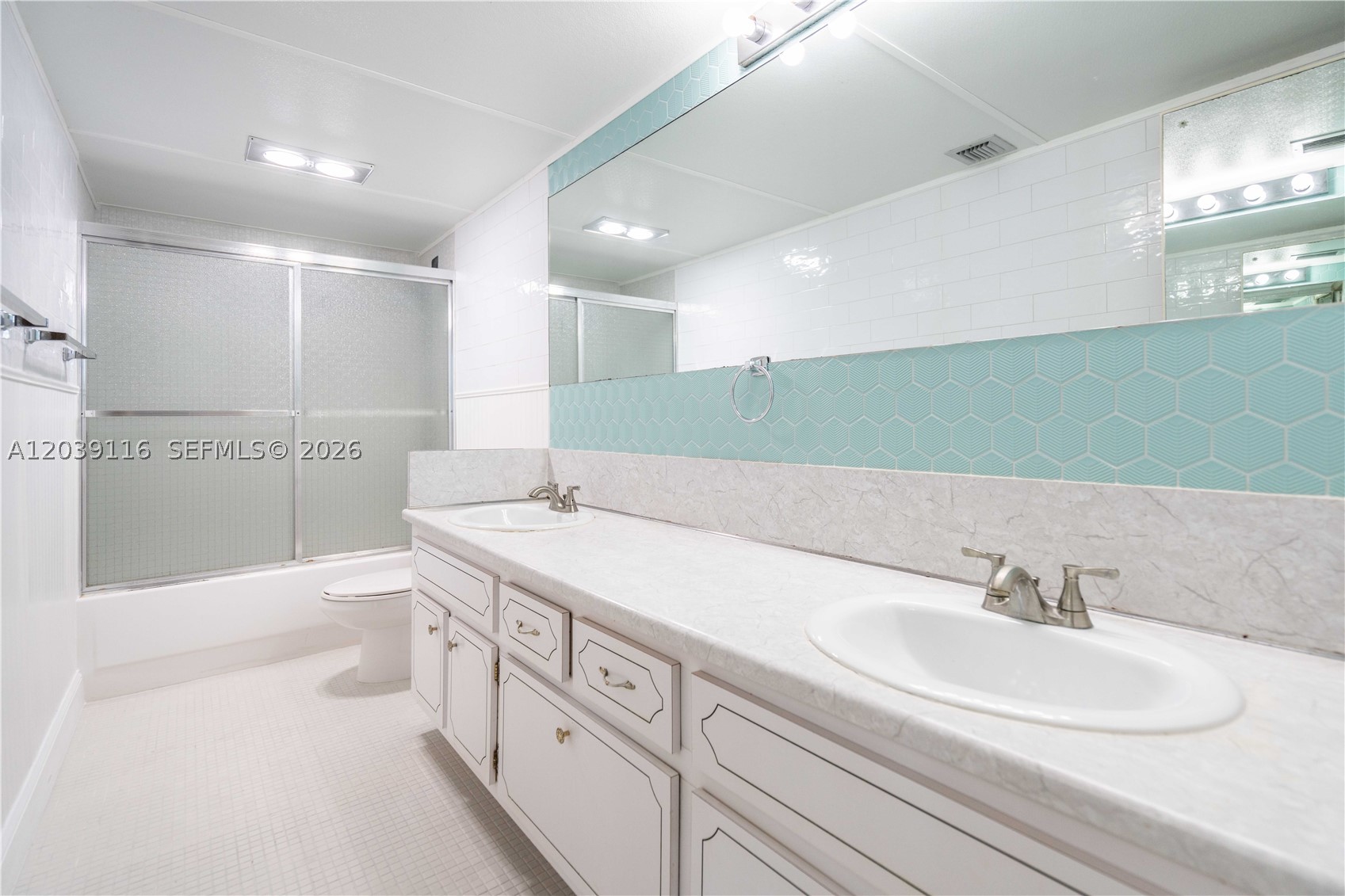 ST REGIS APTS CONDO - Residential Lease