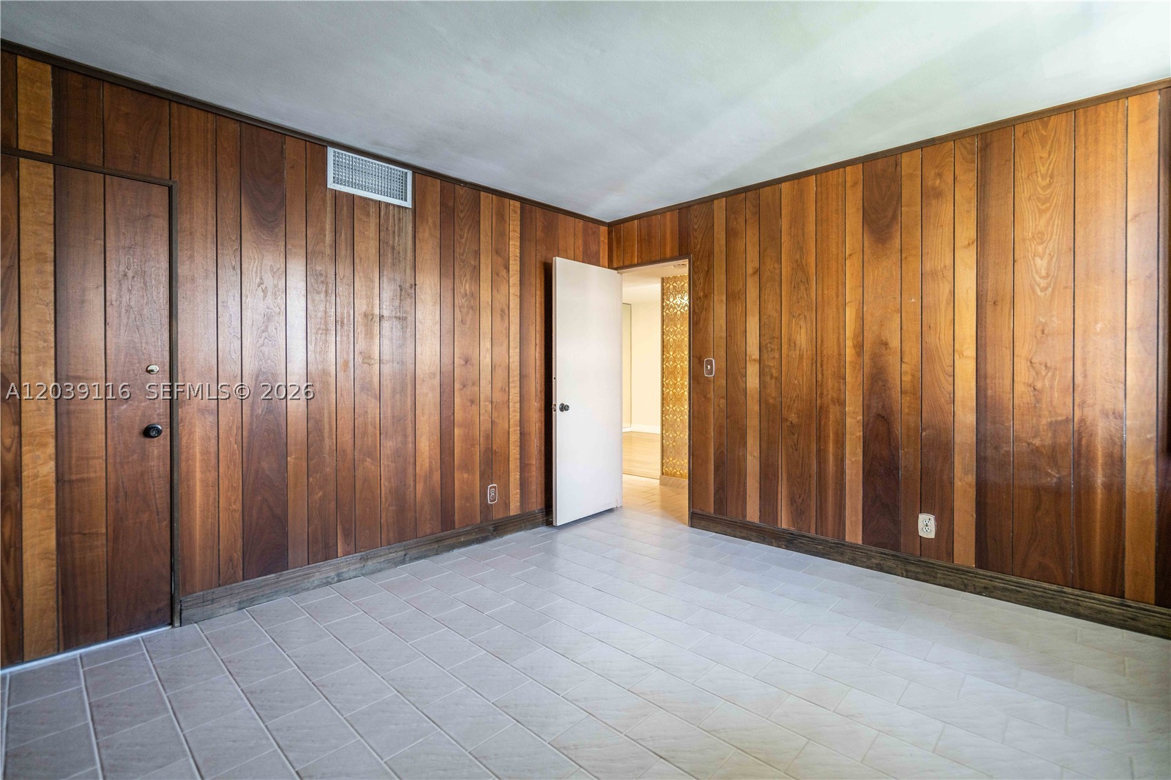 ST REGIS APTS CONDO - Residential Lease