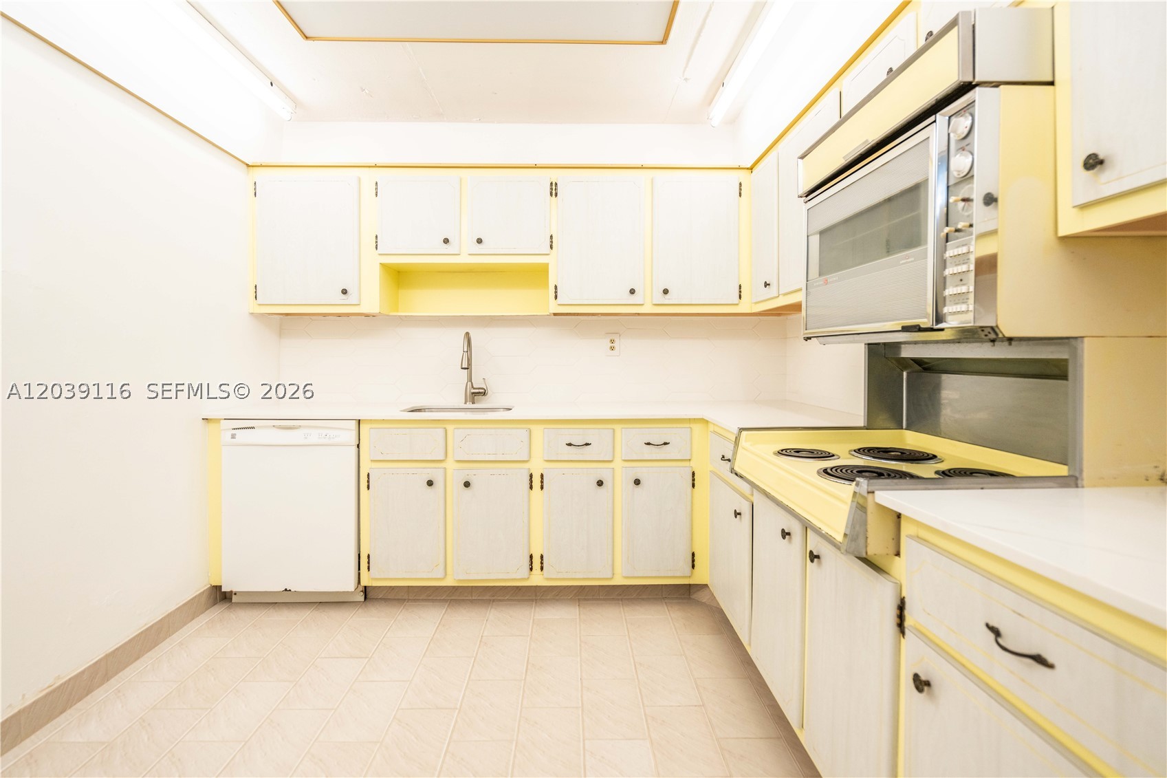 ST REGIS APTS CONDO - Residential Lease