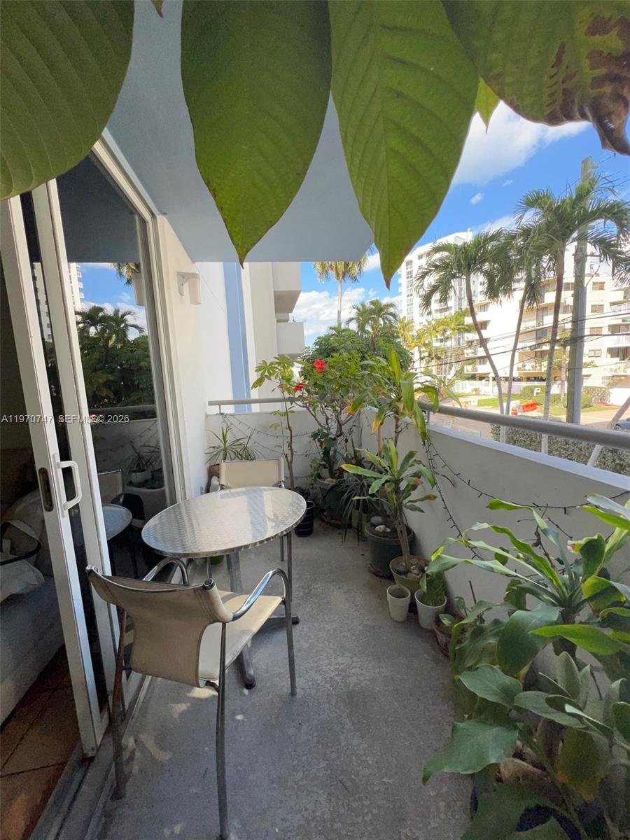LINCOLN PALACE CONDO - Residential