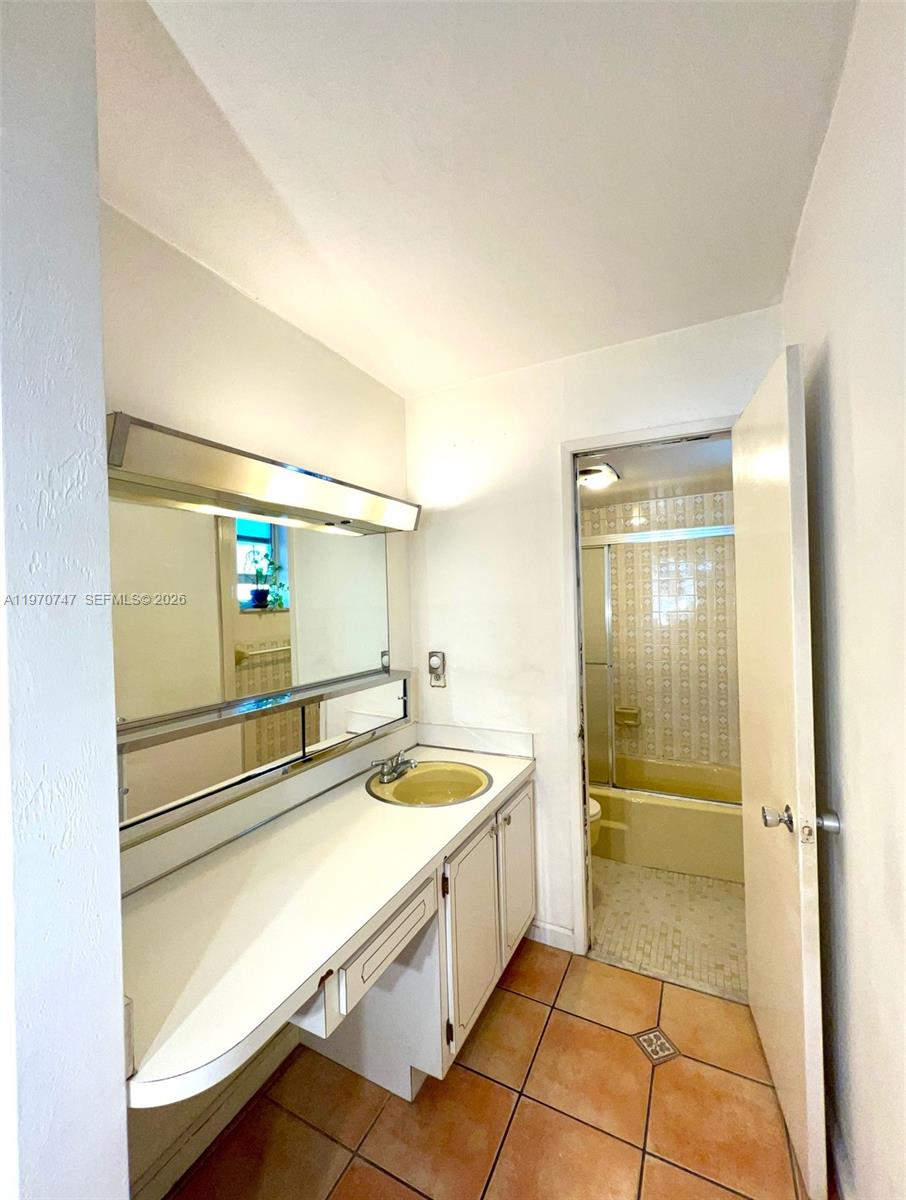 LINCOLN PALACE CONDO - Residential