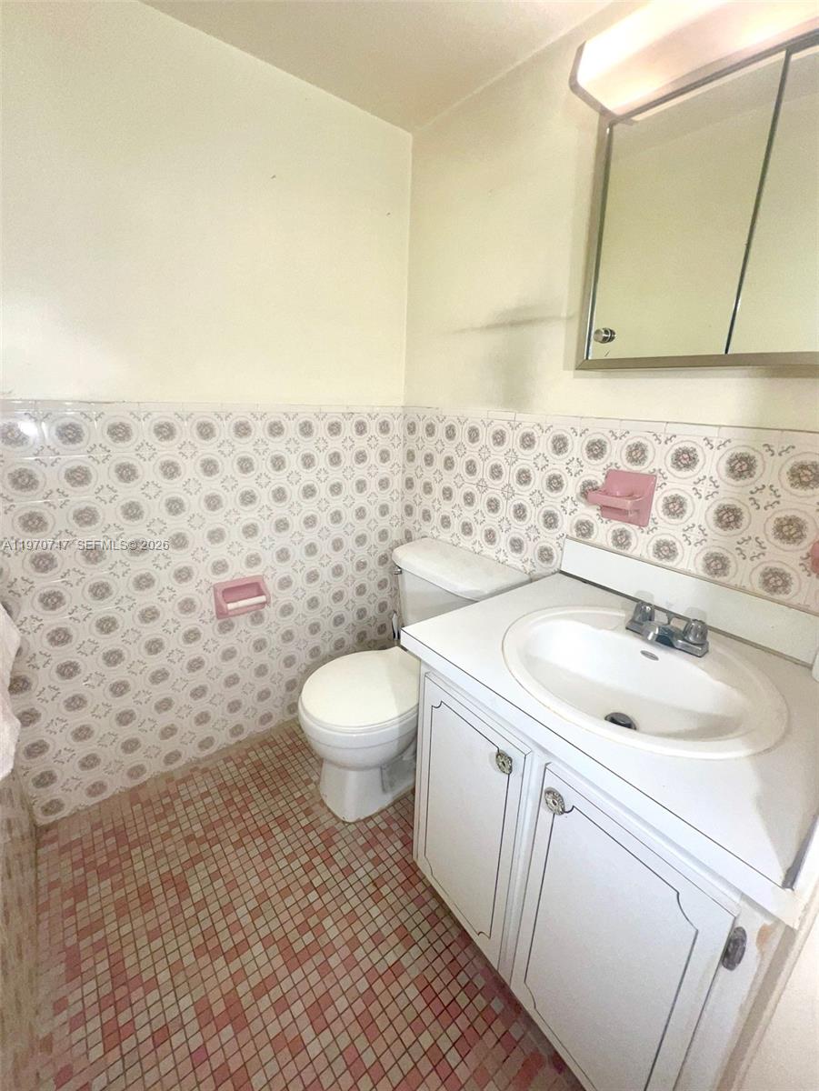 LINCOLN PALACE CONDO - Residential