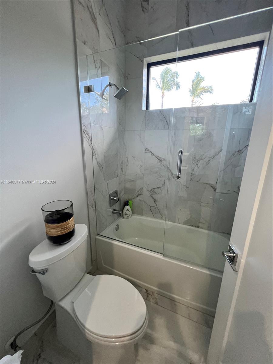 CANARIAS EAST - Residential Lease