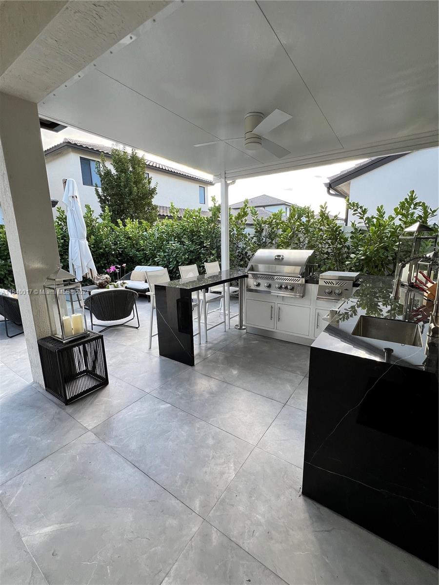 CANARIAS EAST - Residential Lease
