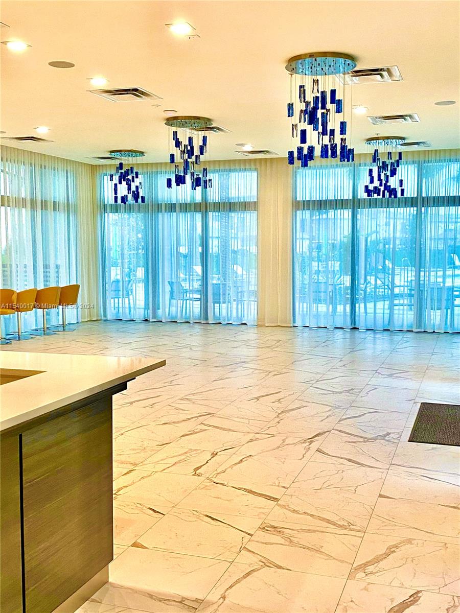 CANARIAS EAST - Residential Lease