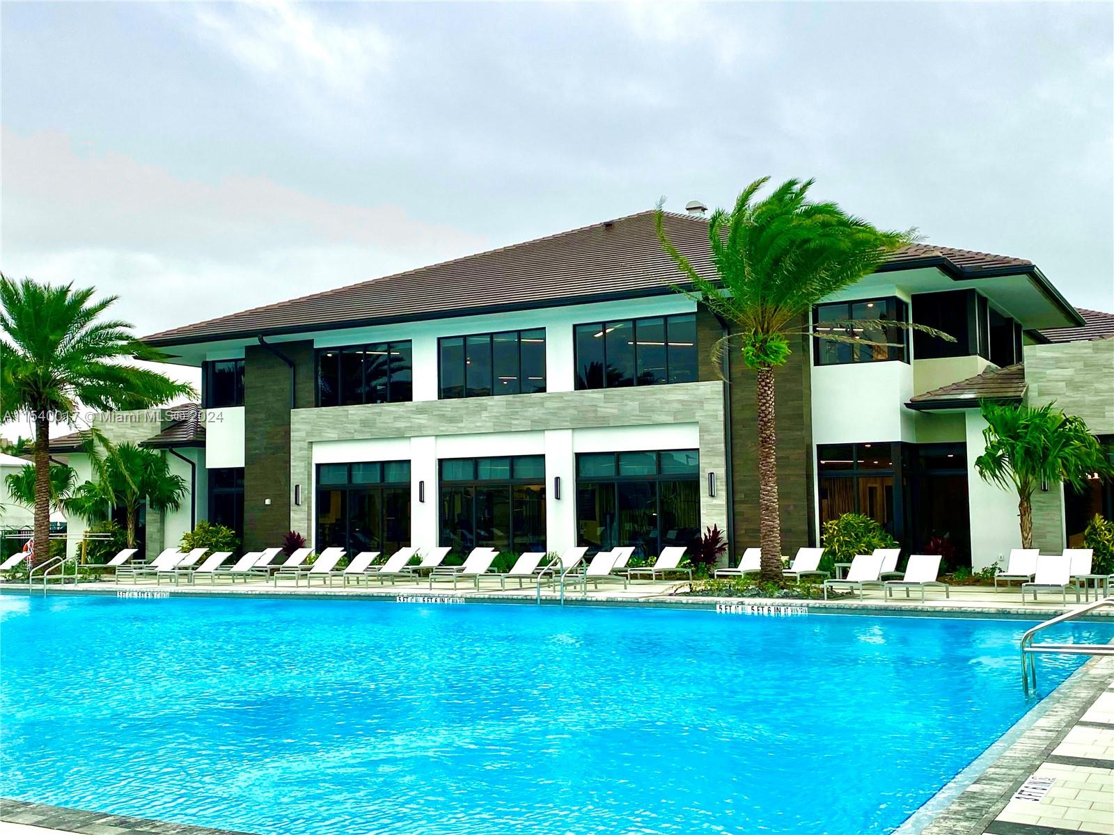 CANARIAS EAST - Residential Lease