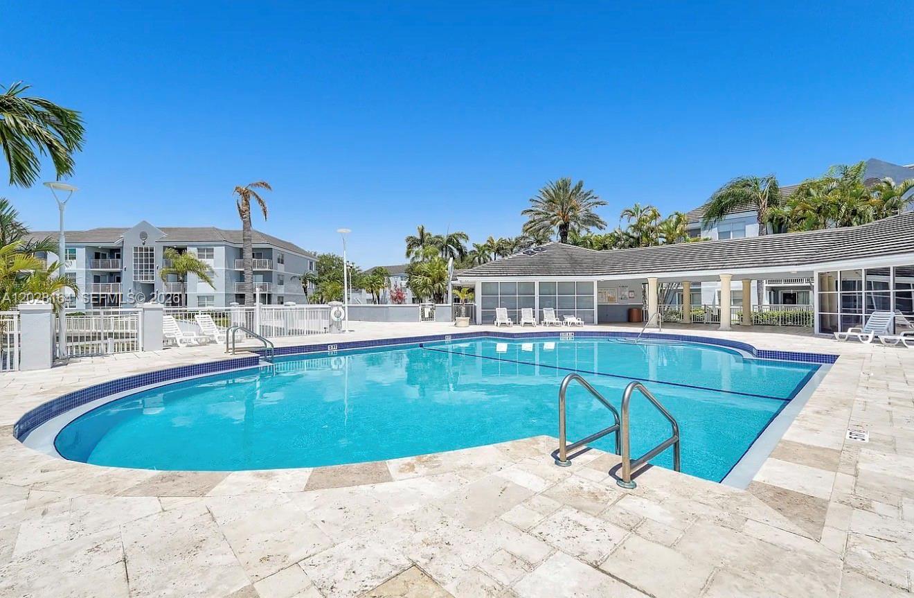LE CLUB AT OLD CUTLER CON - Residential