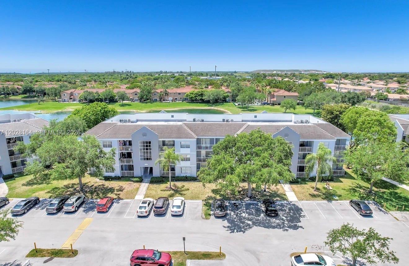 LE CLUB AT OLD CUTLER CON - Residential