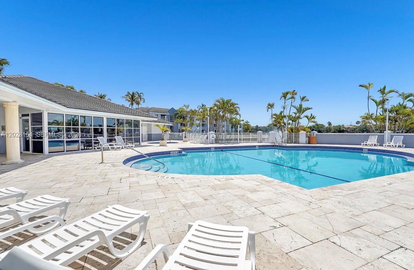 LE CLUB AT OLD CUTLER CON - Residential