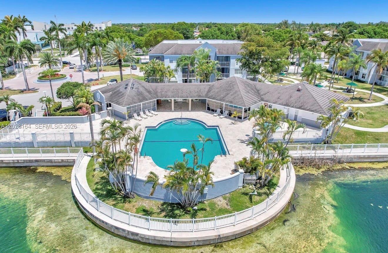 LE CLUB AT OLD CUTLER CON - Residential
