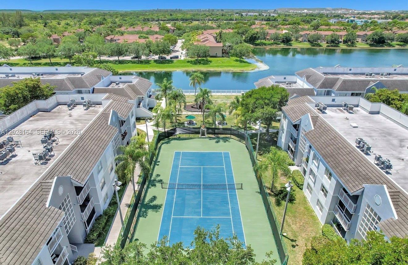 LE CLUB AT OLD CUTLER CON - Residential