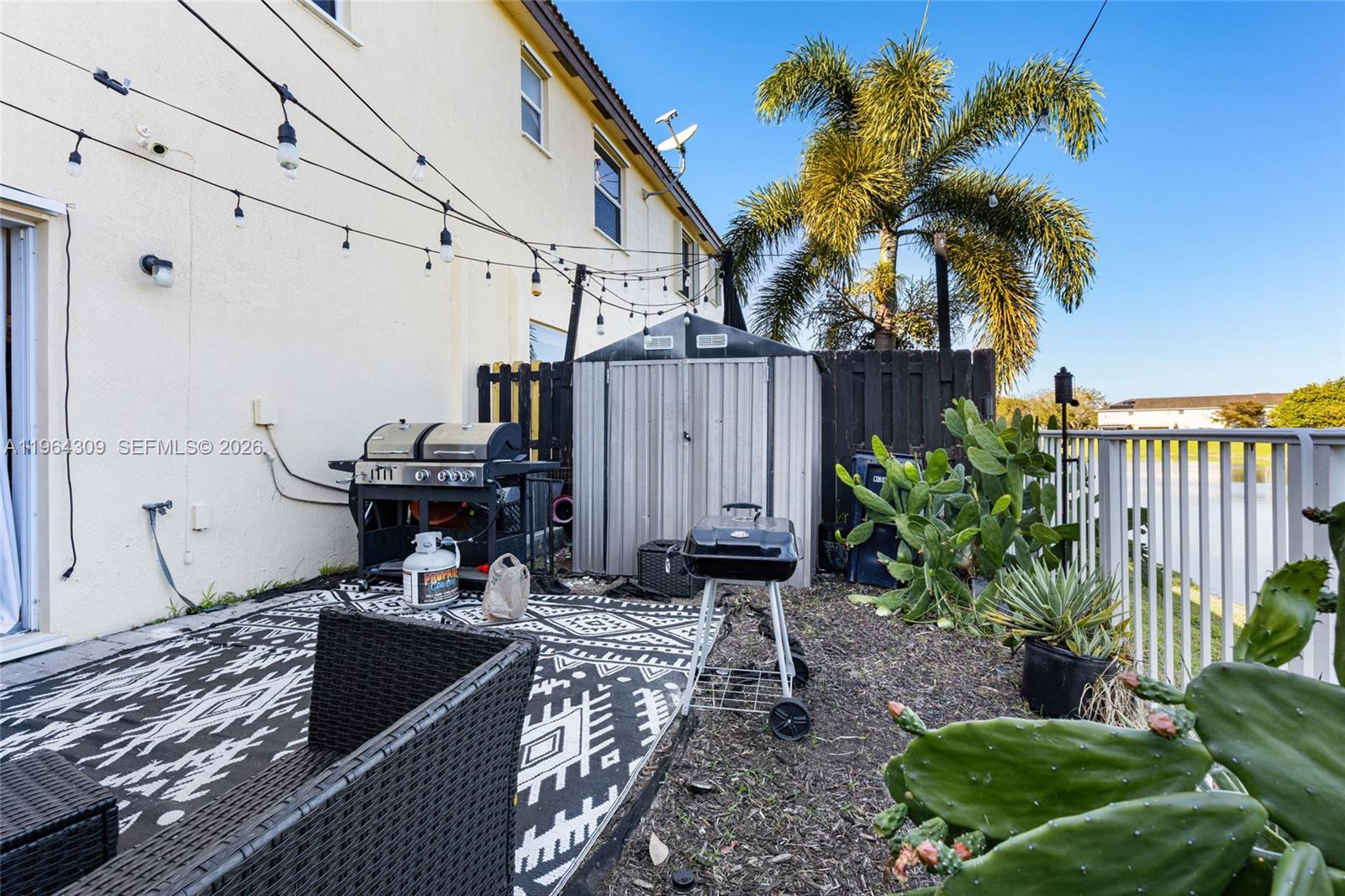 LAKES BY THE BAY EVE REPL - Residential