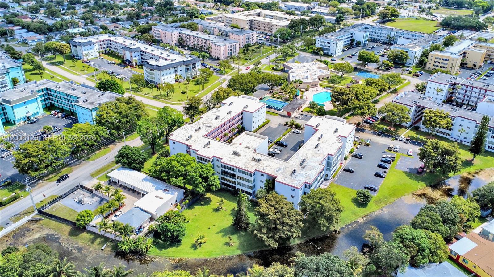 SAPPHIRE CONDO - Residential