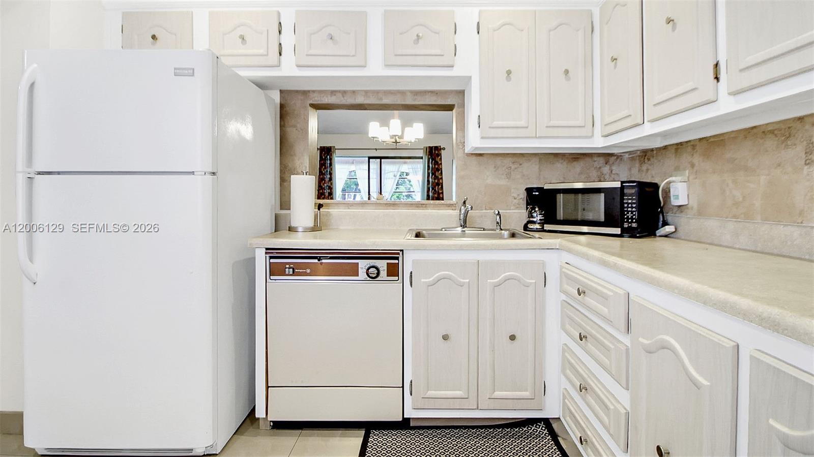 SAPPHIRE CONDO - Residential