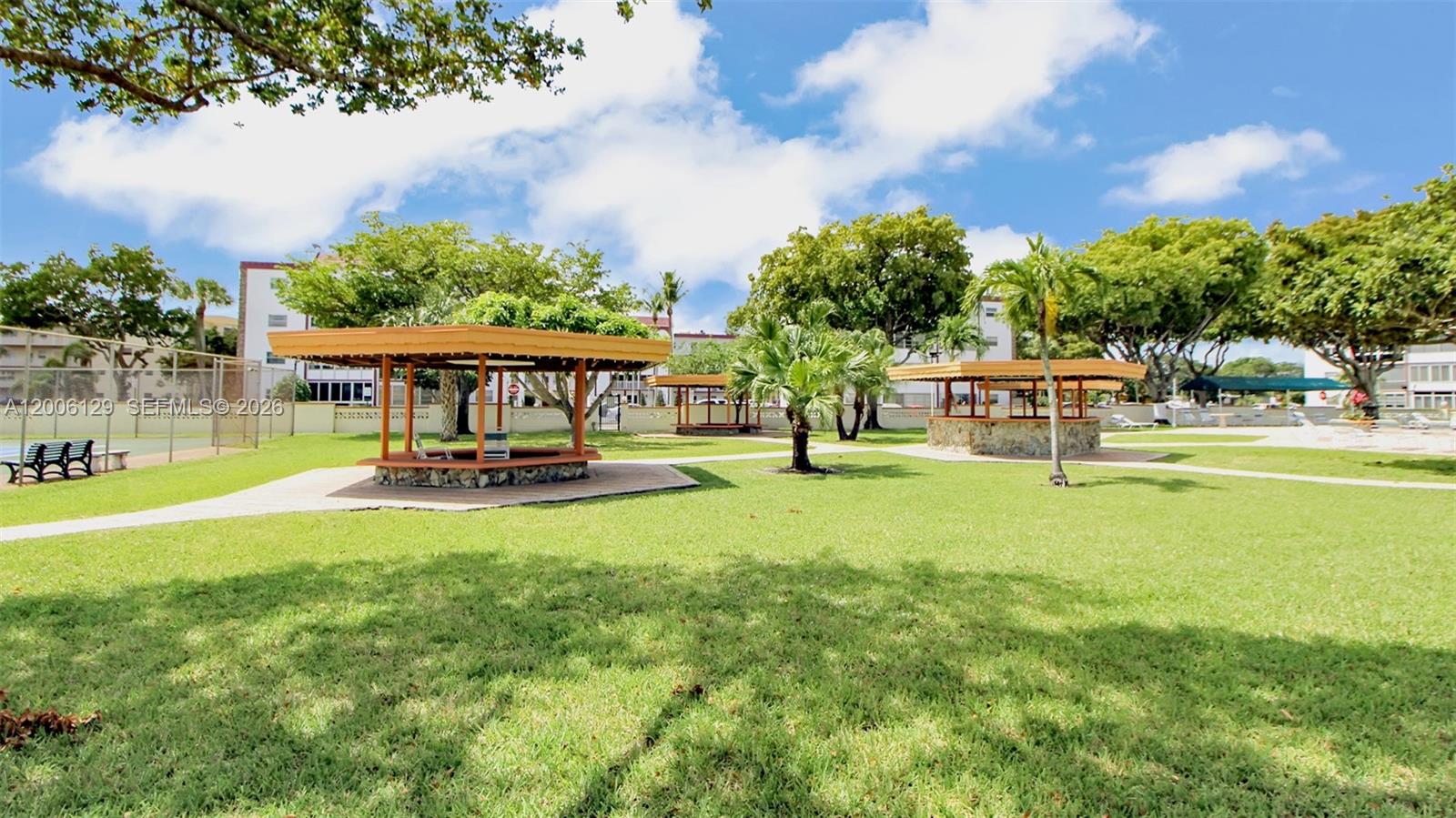 SAPPHIRE CONDO - Residential